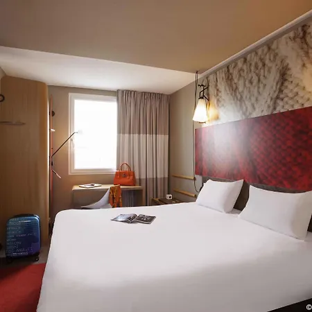 Ibis Paris Porte De Clichy Centre Exterior photo