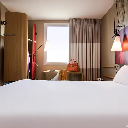 Ibis Paris Porte De Clichy Centre Exterior photo