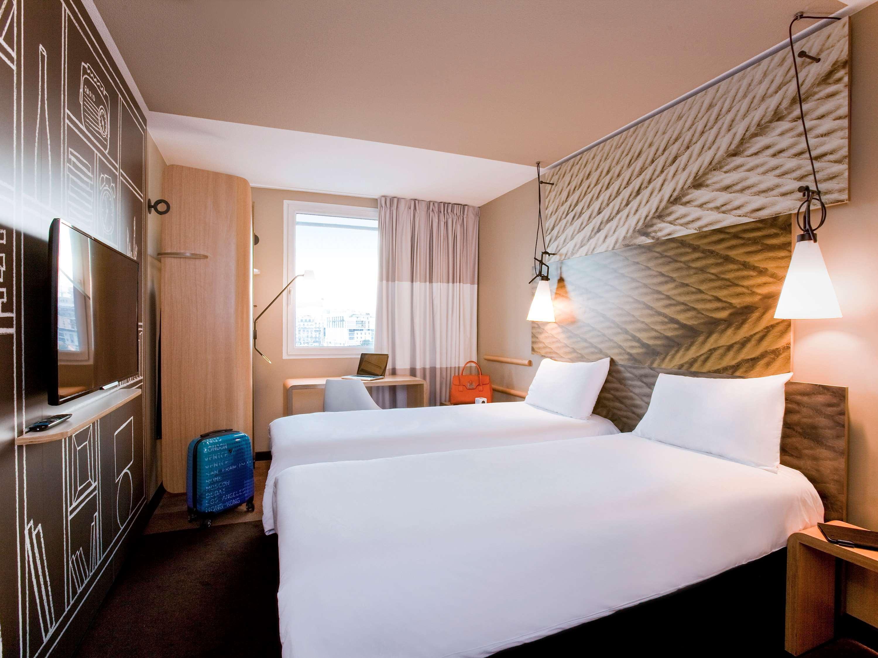 Hotel Ibis Paris Porte De Centre 3*