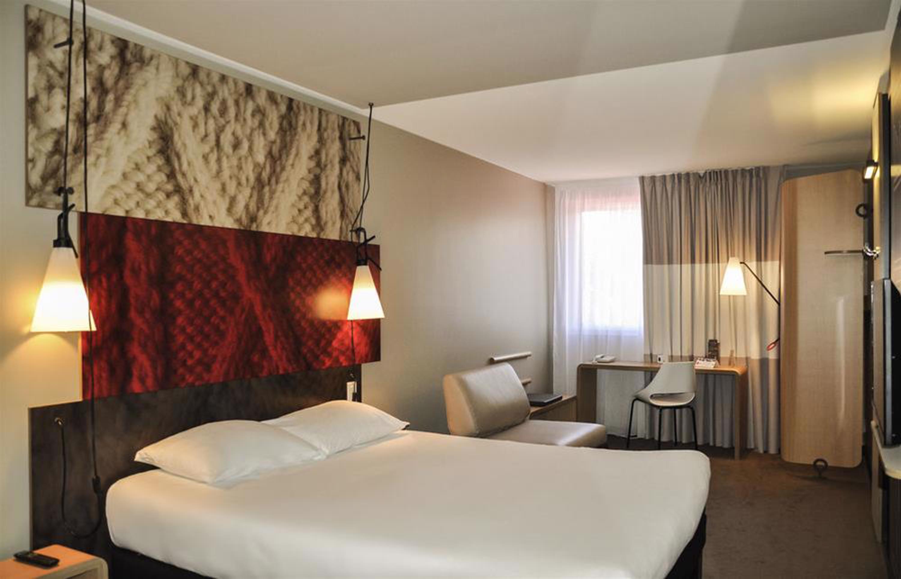 Ibis Paris Porte De Centre Hotel