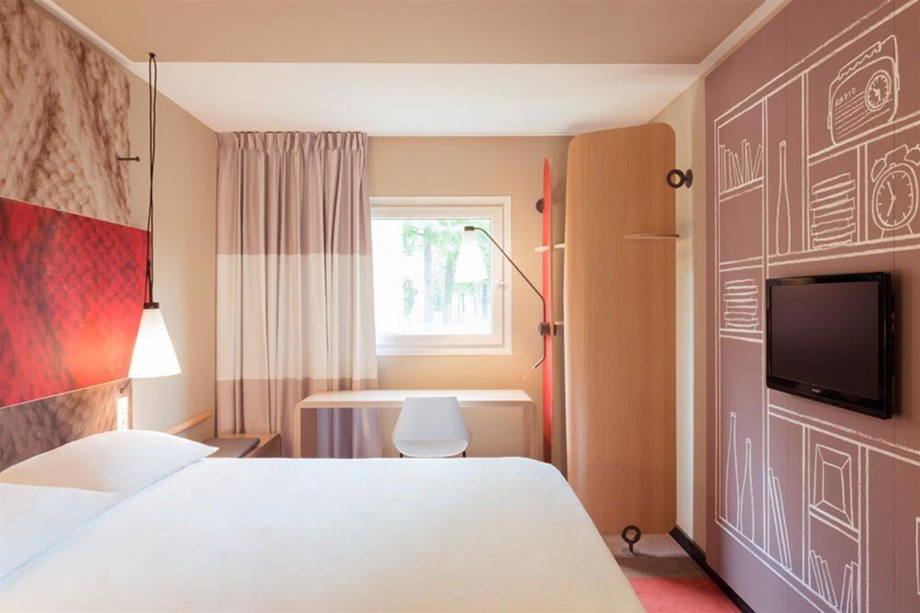 Hotel Ibis Paris Porte De Centre Clichy