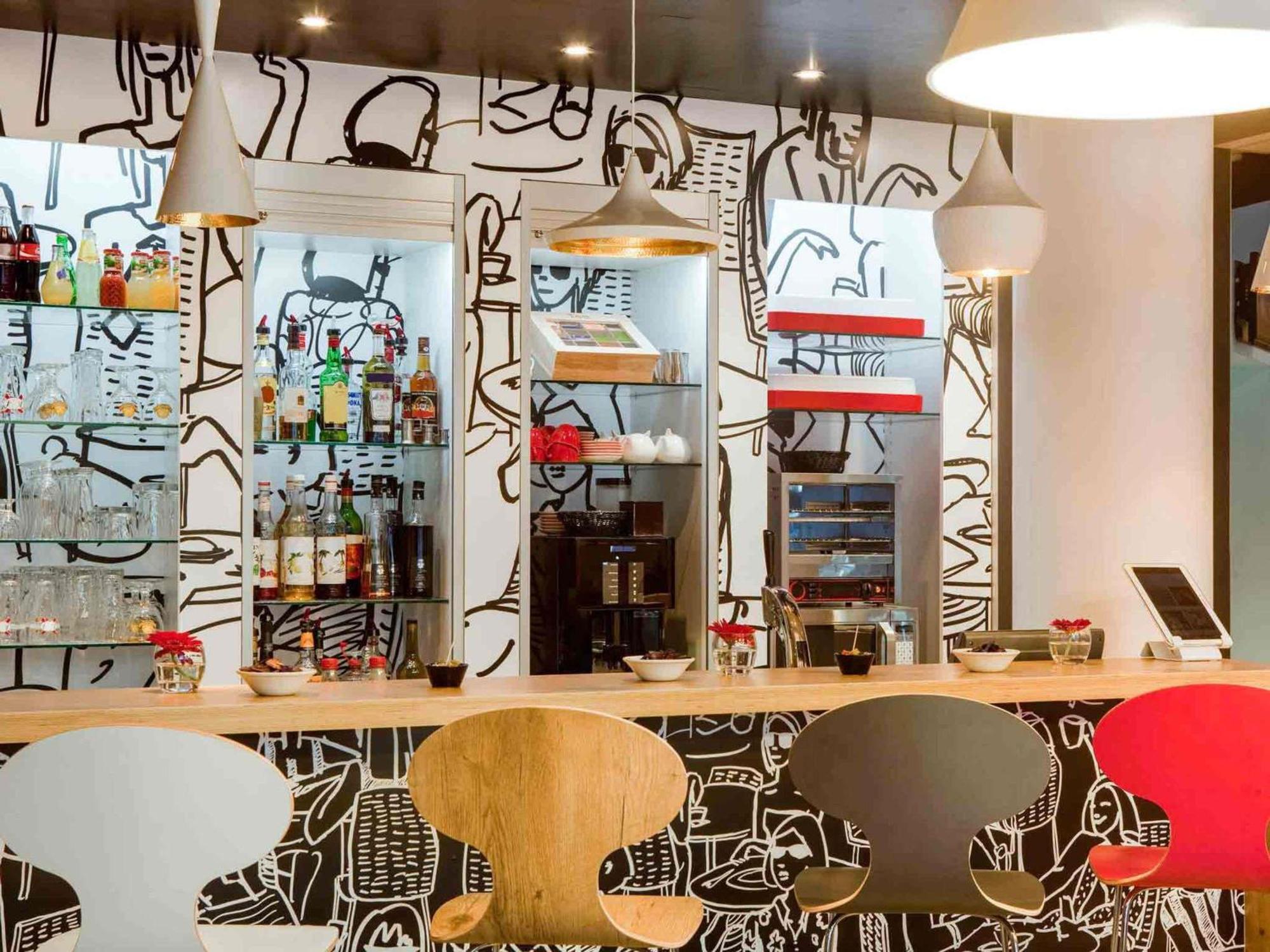 Ibis Paris Porte De Centre 3* Clichy